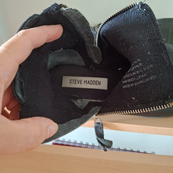 🏷️ 4/$20 - Steve Madden Black Leather Ankle Boots - Women's Size US 7M  EU 37 - Picture 5 of 5